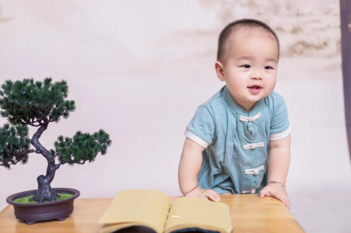 淮南宝宝爱吐奶是什么原因